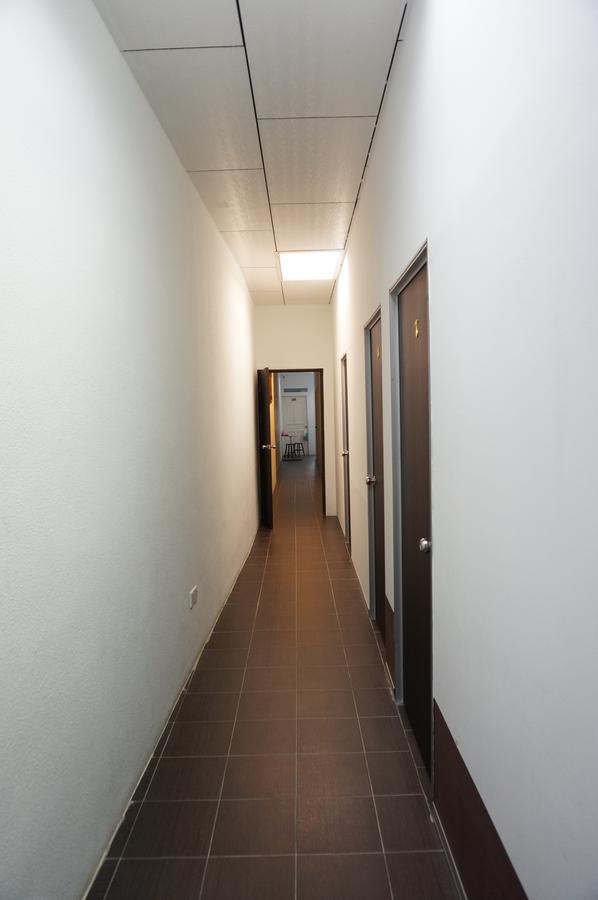 G99 Hotel George Town Esterno foto