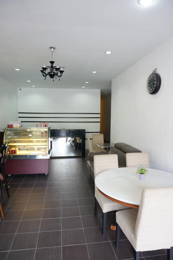 G99 Hotel George Town Esterno foto