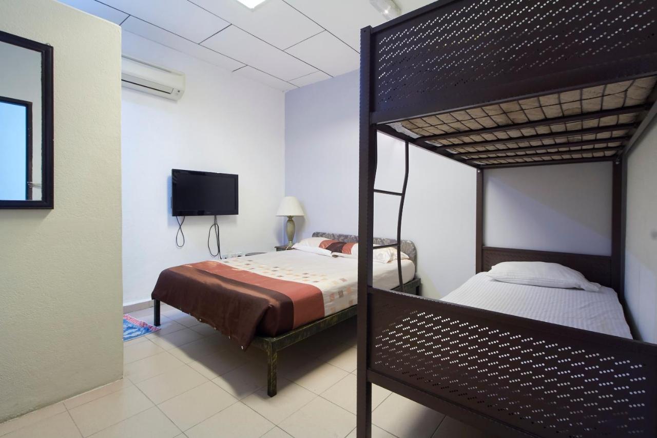 G99 Hotel George Town Esterno foto