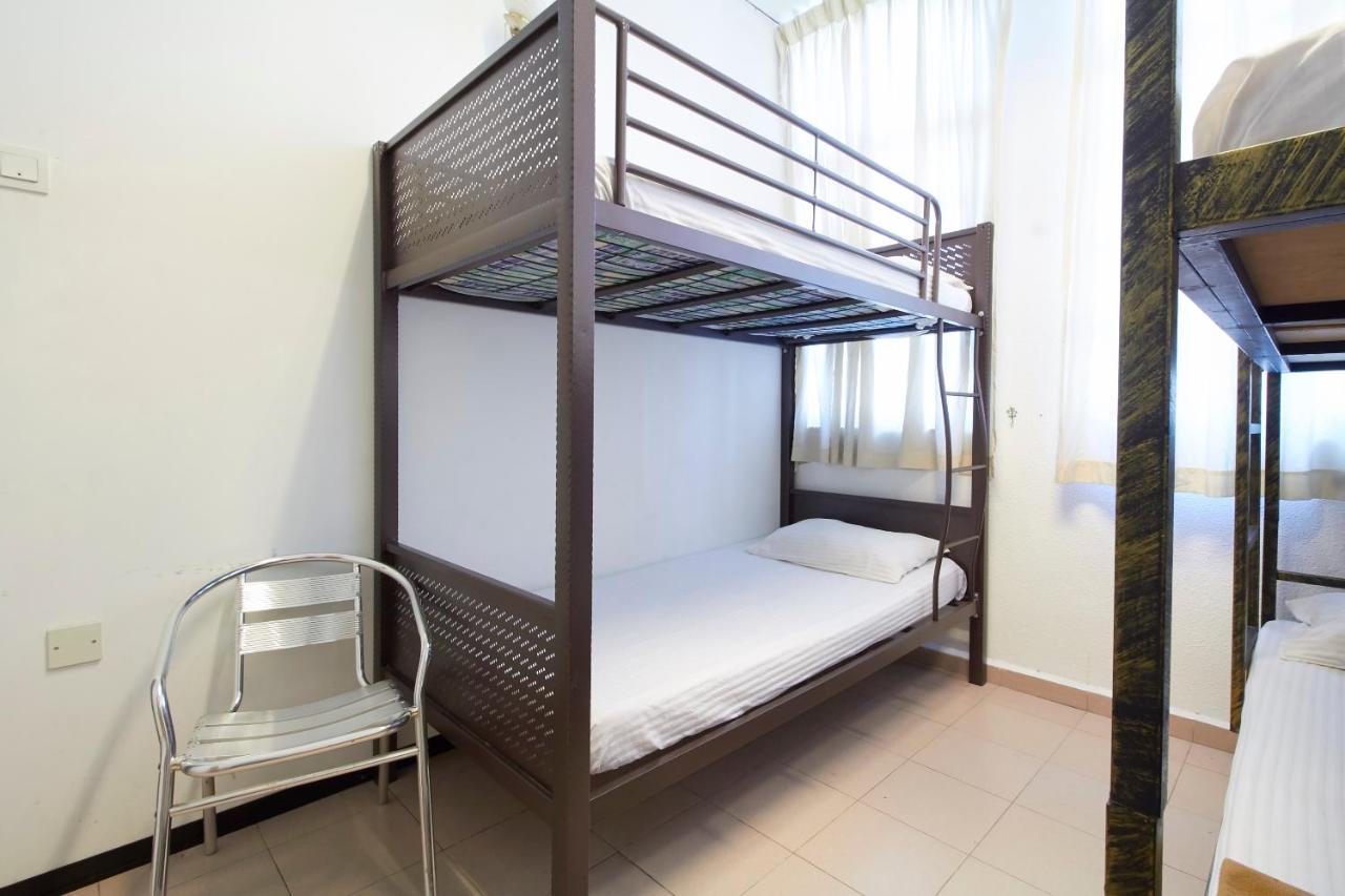 G99 Hotel George Town Esterno foto