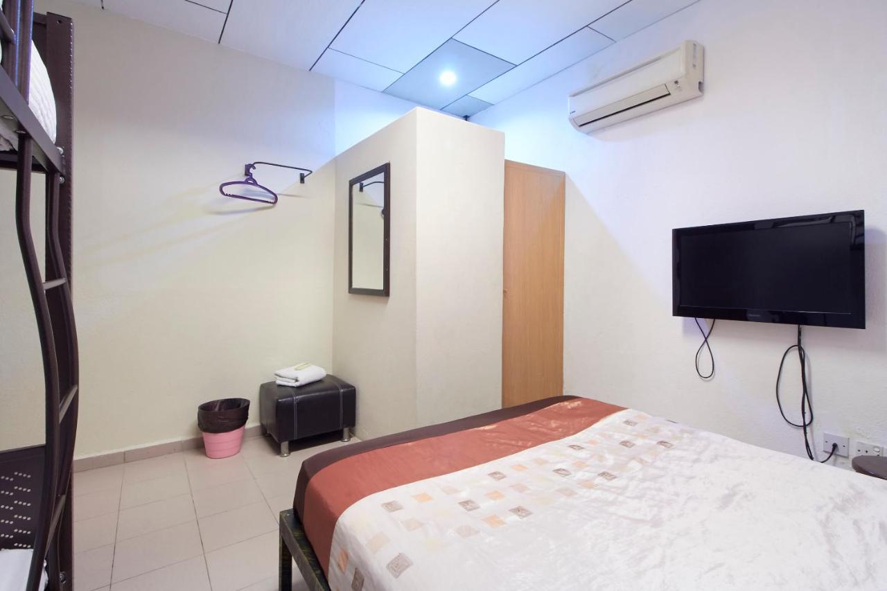 G99 Hotel George Town Esterno foto