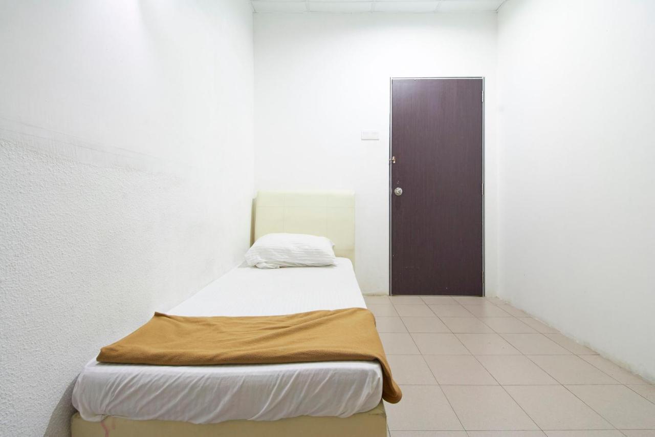 G99 Hotel George Town Esterno foto