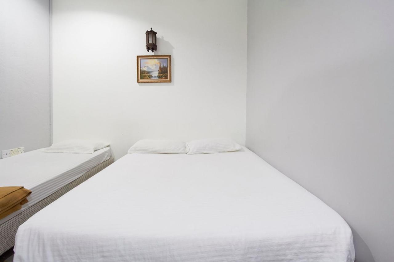 G99 Hotel George Town Esterno foto